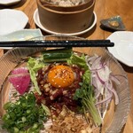 肉と中華メシ 幸 - 馬刺しユッケ