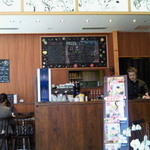 ナインワッフル - ２階のゲームセンターの音がほんの少し聞こえますがそんなに気になりません。落ち着けます＾＾