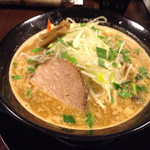 ラーメン スミス - 炒めた野菜旨し
      スープ濃厚旨し