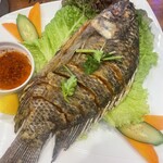 新大久保 アジア屋台村 - たぶんティラピアの素揚げチリソース
