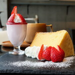 ヨコオカフェ - デザートセット（800円） スペシャル珈琲（650円）