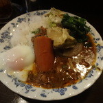 本石亭 - キーマカレー・ほうれん草と温泉卵トッピング