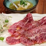 肉小僧 匠 - 塩ポン酢で食べるツラミの焼きジャブ