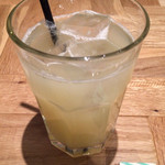 NEIGHBORS BRUNCH - 「シリアルボウル」セットのドリンク・グレープフルーツジュース。