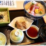 いちまる日本料理 - 海の幸丼　1,080円