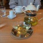 オーバー イージー - ジンジャーとレモングラスのお茶