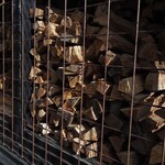 薪窯 nanana - 薪だらけです