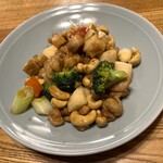 糸仙 - 鶏肉とカシューナッツ炒め