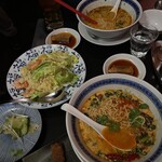 餃子荘 紅蜥蜴 - 