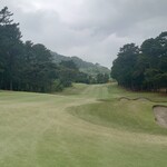 グリル - 右ドッグしながら打ち上げる3番ロングホール