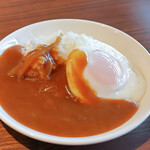 sakurazaka／ハイアット リージェンシー 那覇 沖縄 - 目玉焼きカレー（野菜カレー）