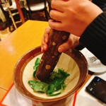 クラフトパスタ トリノ - フレッシュバジルすりすり　楽しい