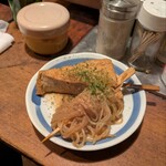 三河屋 - 厚揚 250円/糸こん 200円