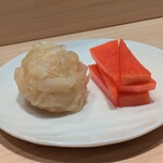 鮨 うら紀 - 生姜と紅芯大根のガリ