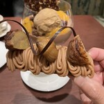カカオティエゴカン - 2種類の栗が乗ったモンブラン