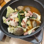 目利きの銀次 上大岡camio店 - ナントカって名前の鍋(1人前)