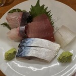 酒肴 雑魚 - 本マグロ入り3点盛1200円、本マグロ、イカ、〆鯖、カンパチの4点サービスでした☺︎☺︎☺︎