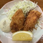 酒肴 雑魚 - カキフライ1000円、揚げたてサクサクで中はレア仕上げ