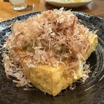 酒肴 雑魚 - 揚げたて厚揚げ650円、外カリ中フワで最高