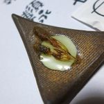 つきのほたる - 三角形の箸置には土筆（つくし）がついている