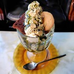 喫茶 マカロニ - 抹茶パフェ(レギュラーサイズ)