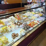 大阪屋 - 料理写真:土曜日14時ごろの品揃え