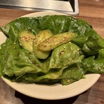 焼肉うしごろ - 胡瓜とサラダ菜