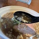 麺匠 喜楽々 - 甘い背脂がゴロゴロ入ってます♪