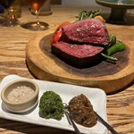 LA PANDA - 3種のソースで。もちろん何もつけなくてもうまいっ！