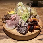 LA PANDA - 前菜の盛り合わせプレート