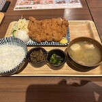肉豆冨とレモンサワー 大衆食堂 安べゑ - 【2026.1.27(火)】デカ！チキンカツ定食（チキンカツ＋並盛飯＋味噌汁＋小鉢＋漬物）1,090円