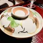 うかい鳥山 - 器も美しく立派なお品です。