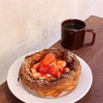 i2 tomigaya - ダッチベイビー（国産冬いちご）（2000円）※ アメリカーノ（580円）