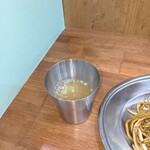 焼麺 クジラ - 魚介出汁の熱々味噌汁