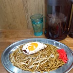 焼麺 クジラ - やきそば（大）+目玉焼き