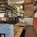 Vietnam French De salita - 店内奥方向を見た感じ