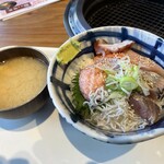 コスギグリルマーケット - ご飯¥140 (大盛り) おまかせ海鮮丼¥850