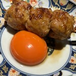 炭火串焼 鶏魚 田町店 - 月見つくね