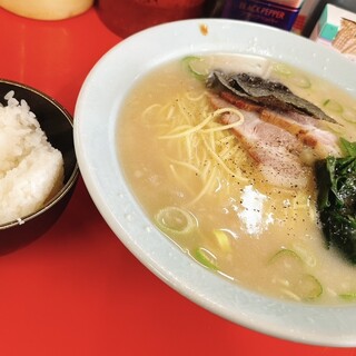 ラーメンショップ - 料理写真: