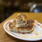 みゆき食堂 - セットの餃子・断面