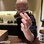 きう - 糠漬胡瓜は数時間の浅漬け、シャキッと瑞々しく美味♡舎利は少なくほぼ胡瓜、そこに香り高い海苔、柑橘を連想させるカンボジア黒胡椒が見事にマッチ♪時間勝負のジューシーで美味しい巻物でした。