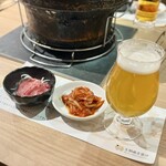 士別成吉思汗 - お通しの羊の生ハムとキムチ