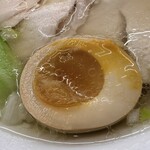 鳥藤とりそばスタンド - 煮玉子アップ