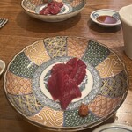 手打そば 菊谷 - 馬刺し。味噌でいただきます。