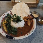 スパイスカレーと酒のアテ トリステッサ - 