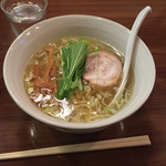 めん屋そら - 塩ラーメン  650円。CPもいいです。