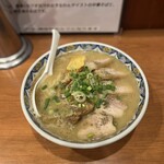 領寿庵 - 肉増し中華そば 豚骨出汁ベース