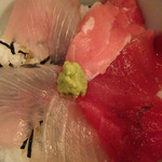 Shiki No Aji Daitetsu - カンパチ、マグロ丼のアップ