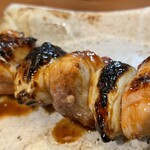 炭火焼き鳥おあんつぁん - モモニンニク！これコレ！特に青森産ニンニクのデカさと食感が異次元です