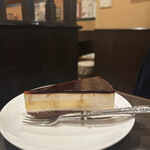 ロンドンティールーム 阪急百貨店メンズ館店 - キャラメルプリン。断面のきれいさに見とれてしまう。